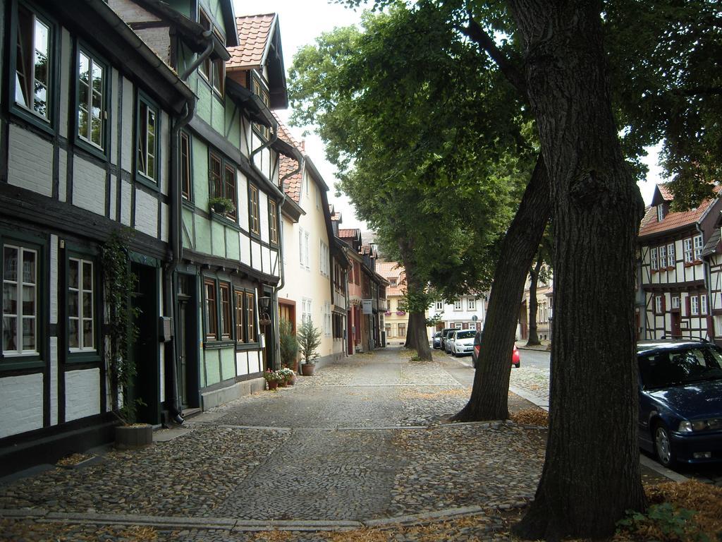 Ferienwohnungen Zur Kaiserstrasse Quedlinburg Rum bild